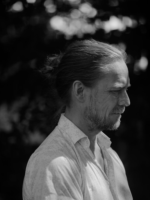 Et portrett av Peder Kjøs i svart/hvitt